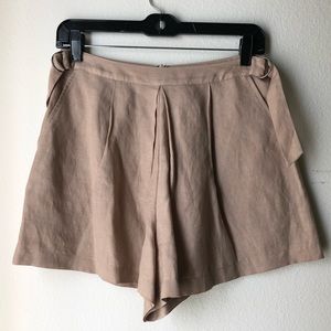 ASTR THE LABEL LINEN SHORTS